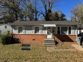 Building Photo - 904 Carson Ave