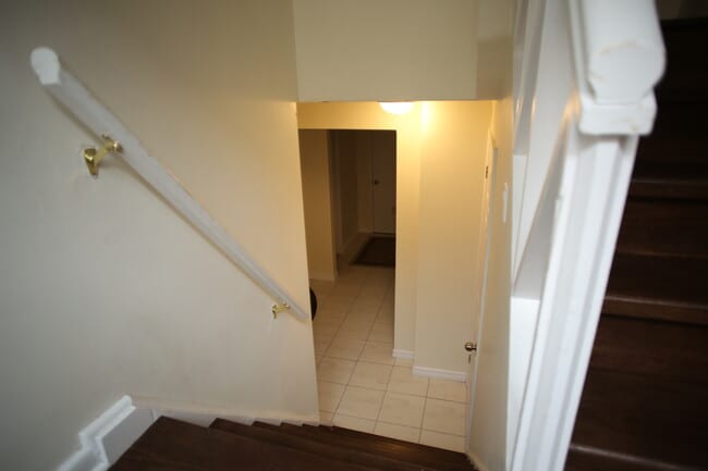 Building Photo - 175 Searle Av