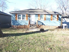 Building Photo - 4700 N Bristol Ave