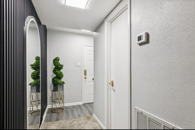 Foto del edificio - 6429 Burgoyne Rd