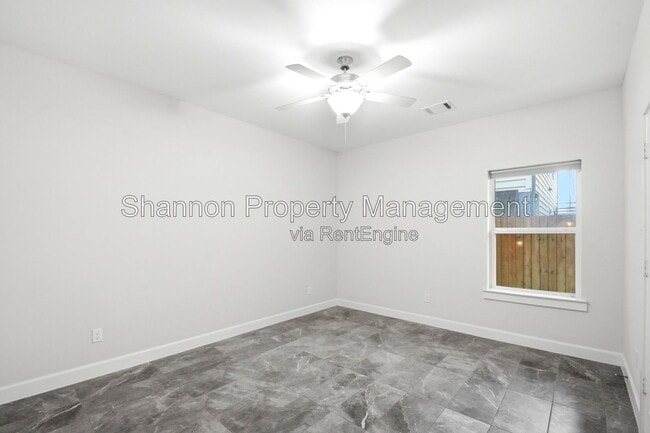 Building Photo - 849 Fisher St