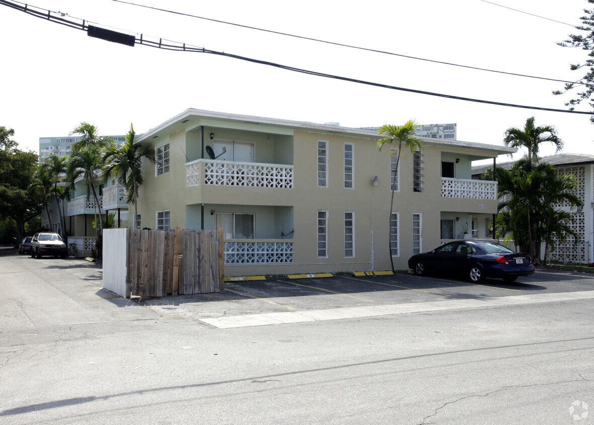 Foto del edificio - 12275 NE 19th Ave