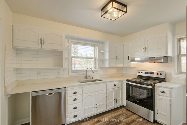 Foto del edificio - Evolve Real Estate: Welcome to This Spacio...