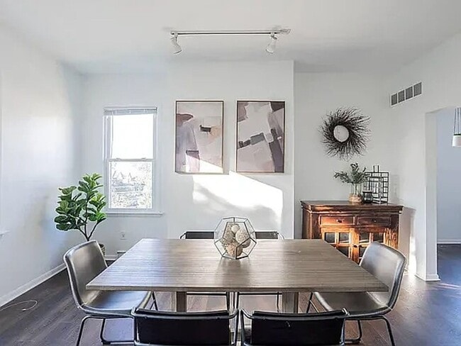 Photo - Michigan Ave Townhome