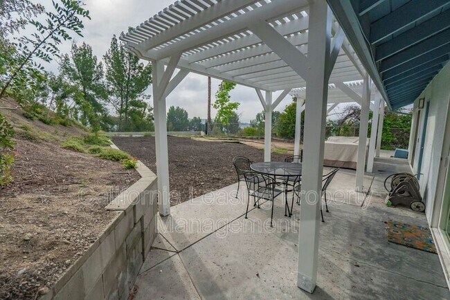 Building Photo - 27412 Garza Dr