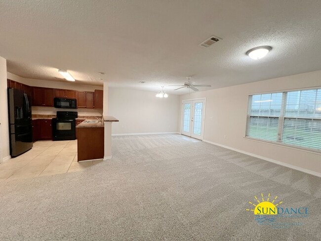 Building Photo - NEW Flooring, Beautiful Home in Stillwell ...