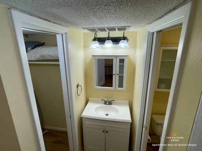 Hyde Park Court Apartments 302 W 38th St Austin TX 78705 Hyde Park Court Apartments 302 W 38th St Austin TX 78705