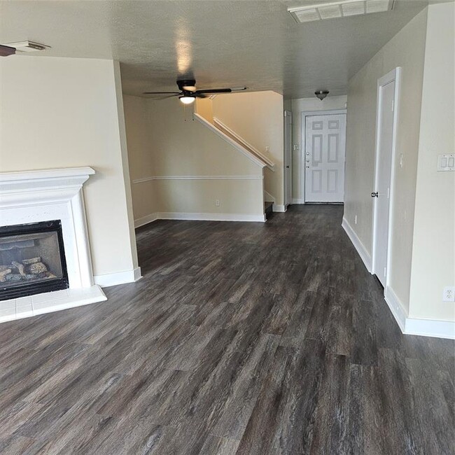 Building Photo - 20922 Young Meadows Way