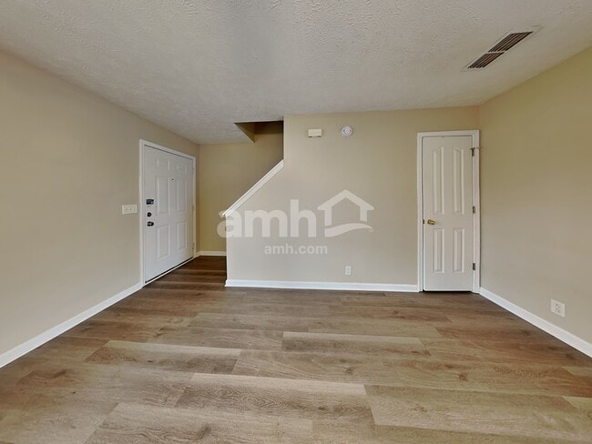 Building Photo - 1176 Saint Andrews Dr