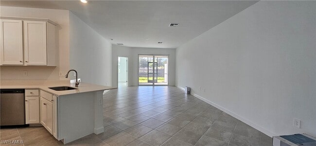Building Photo - 20697 Hazelnut Ct