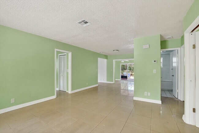 Foto del edificio - 281 Forsyth St