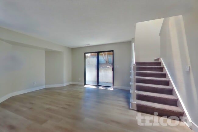 Foto del edificio - 1344 Shaddick Dr