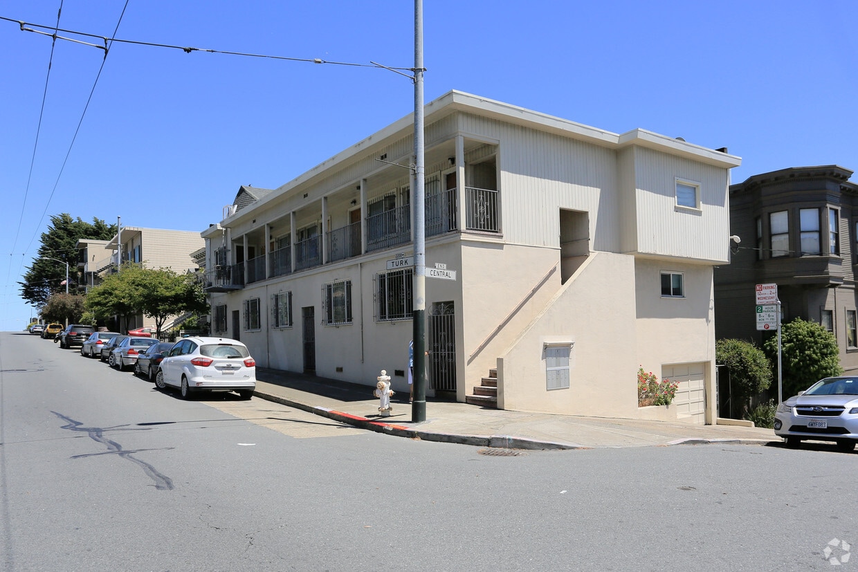 Building Photo - 2199 Turk St