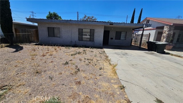 Primary Photo - 1541 Rialto Ave