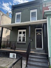 Building Photo - 6022 Pine St