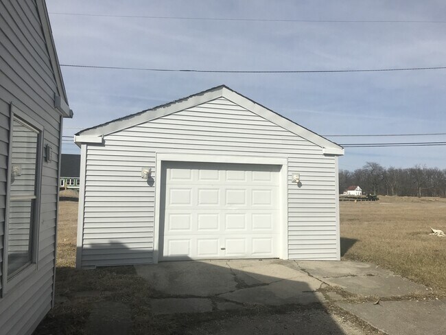 Foto del edificio - 4319 Standish Dr