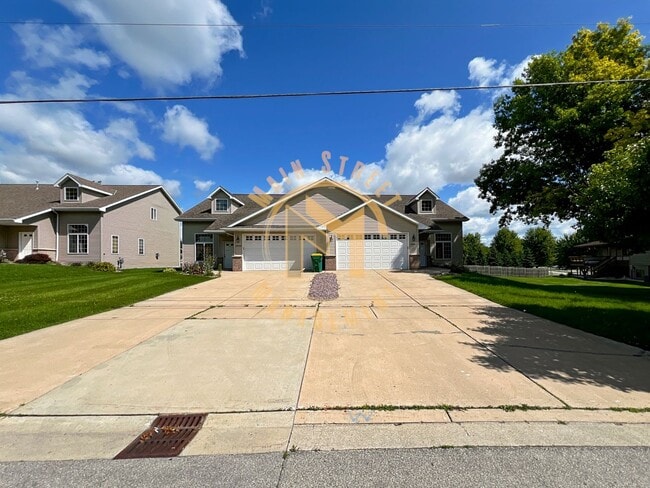 Building Photo - 2656 Cormier Rd