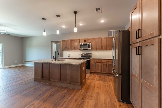 Building Photo - Township 28