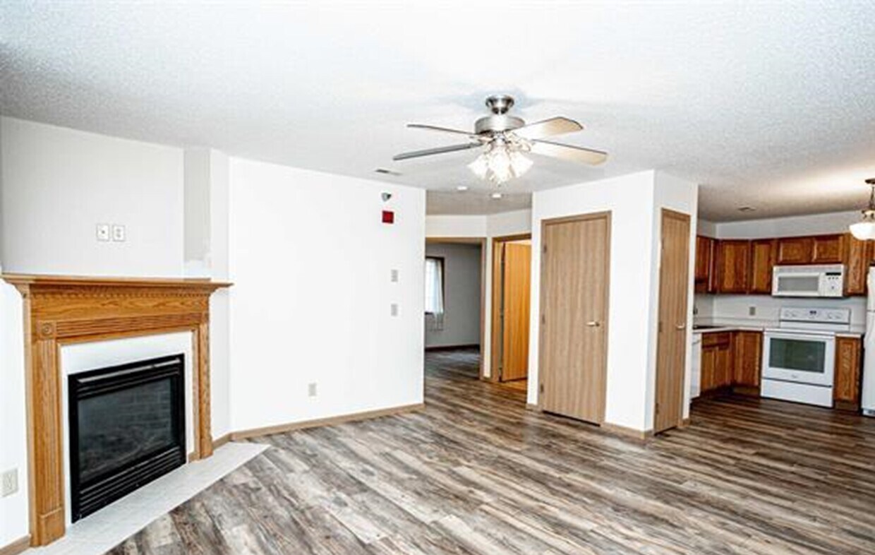 Foto principal - 7430 S Louise Ave
