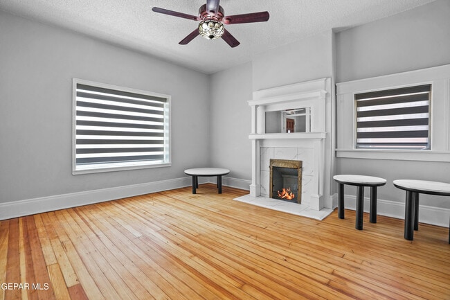 Building Photo - 305 E River Ave