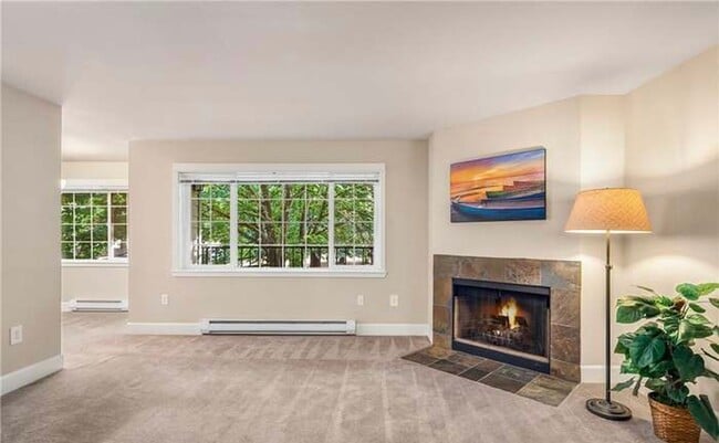 Foto del edificio - Spacious 2 Bed 1.5 Bath In Old Town Issaquah!