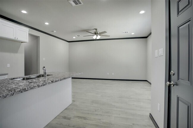 Building Photo - 8121 Claiborne St