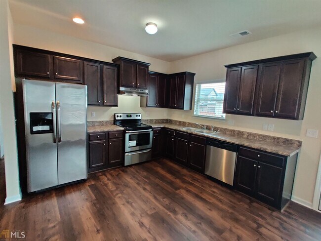 Building Photo - 2 Longleaf Cir