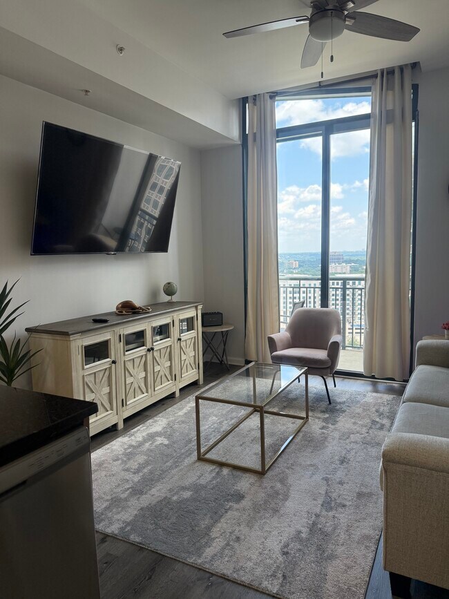 Foto del edificio - 3040 Peachtree Rd NW