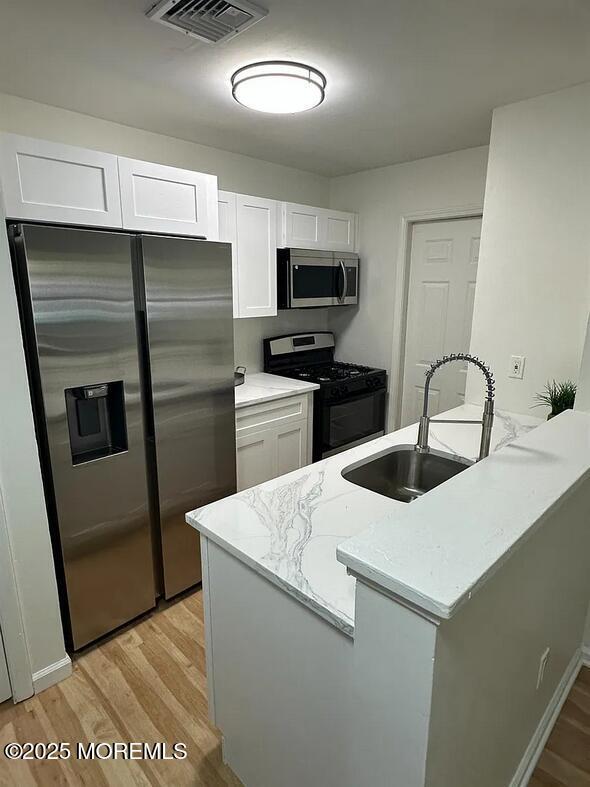 Building Photo - 28 Delavan Ct