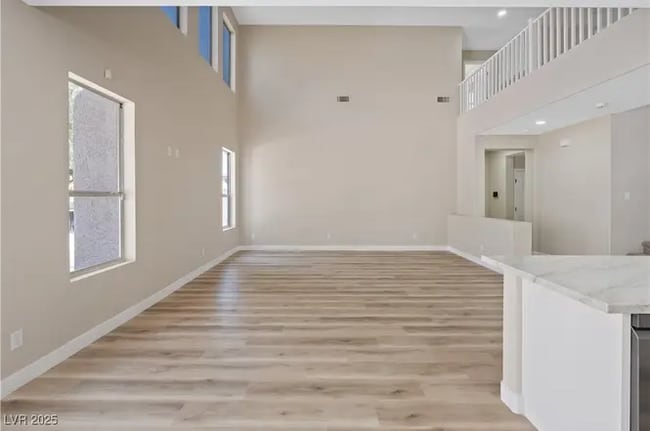 Building Photo - 9272 W Viking Rd