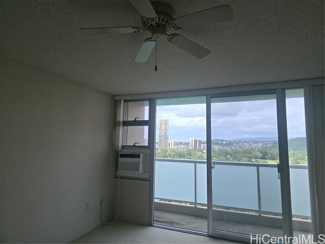 Building Photo - 3009 Ala Makahala Pl