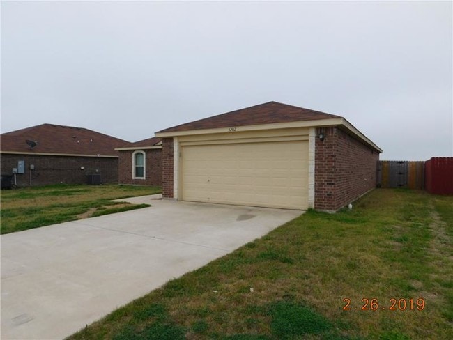 Building Photo - 3202 Rockwall Dr