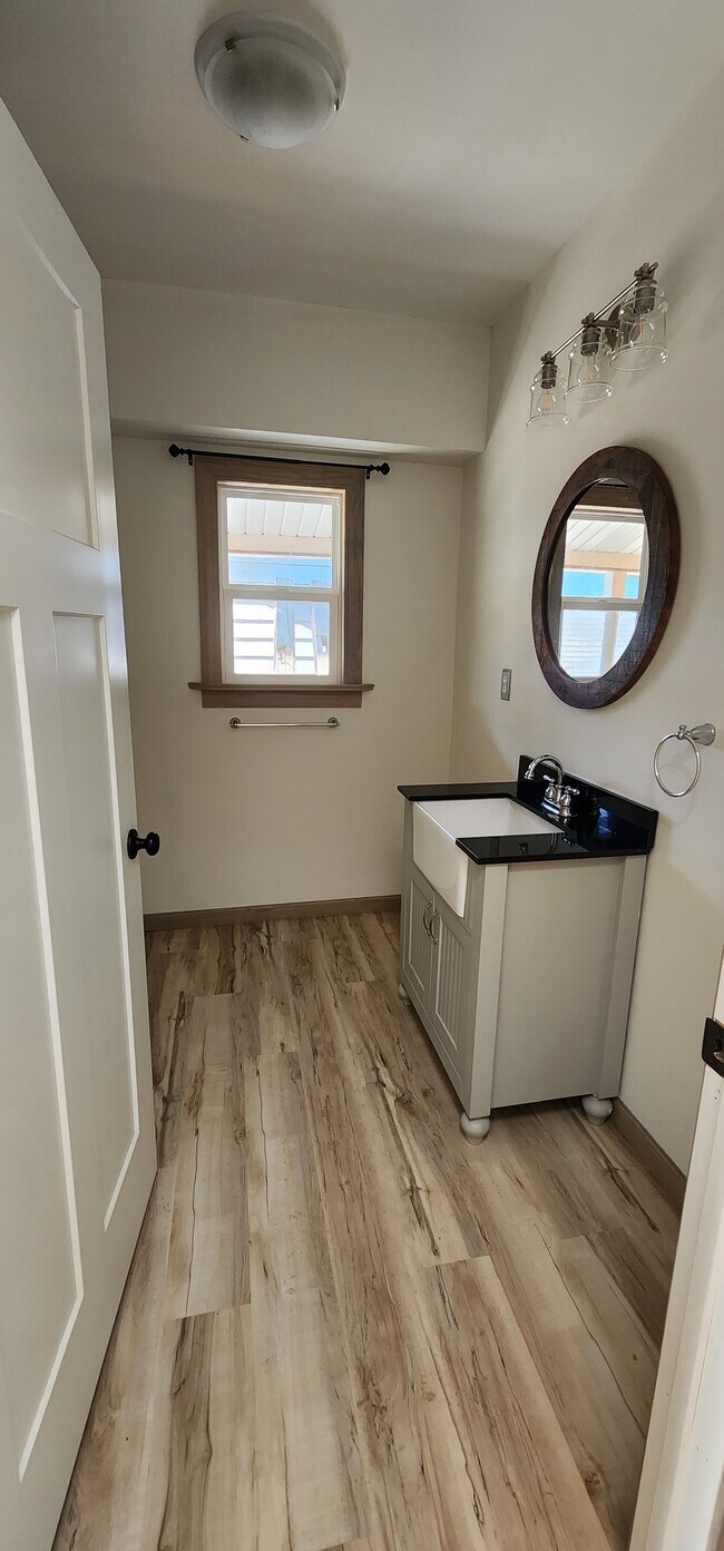 Bathroom - 2710 12th Ave SW