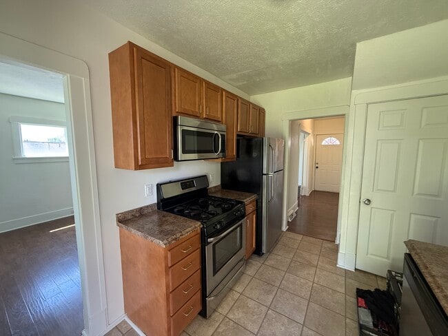 Building Photo - 2235 Saranac Ave