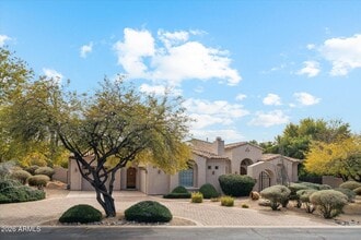 Building Photo - 8451 E High Point Dr