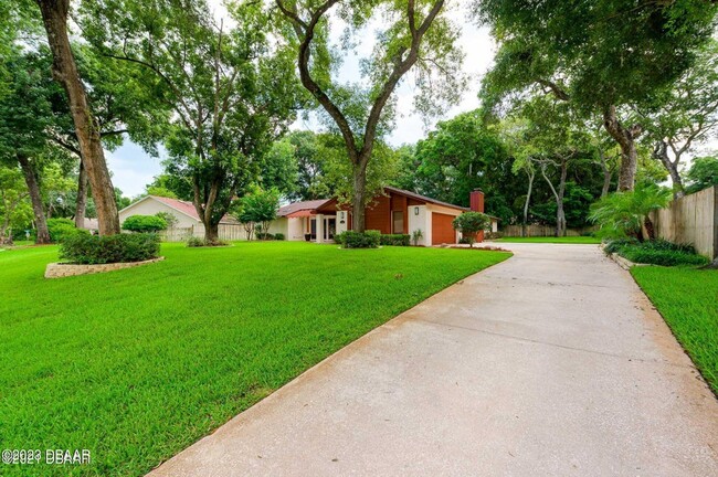 Building Photo - 319 River Bluff Dr