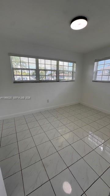 Foto del edificio - 110 NW 198th St