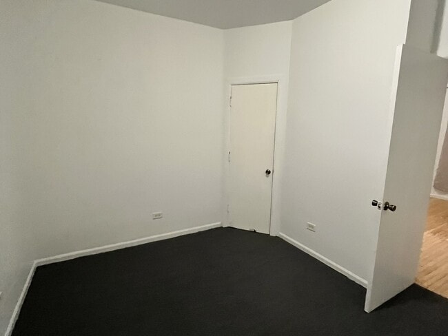 Foto del edificio - 13841 Forest Ave