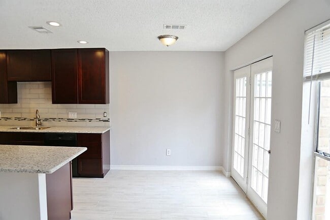 Building Photo - 2338 Sunset Trail