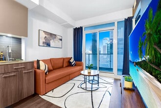 Building Photo - 186 Jarvis St