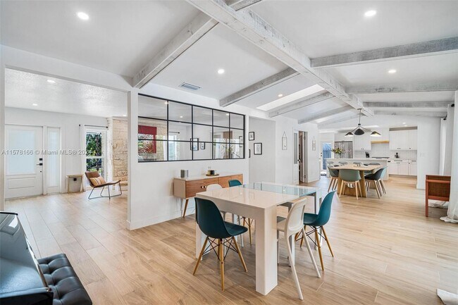 Building Photo - 6525 SW 49th St