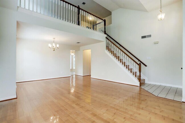Foto del edificio - 2426 Linwood Dr