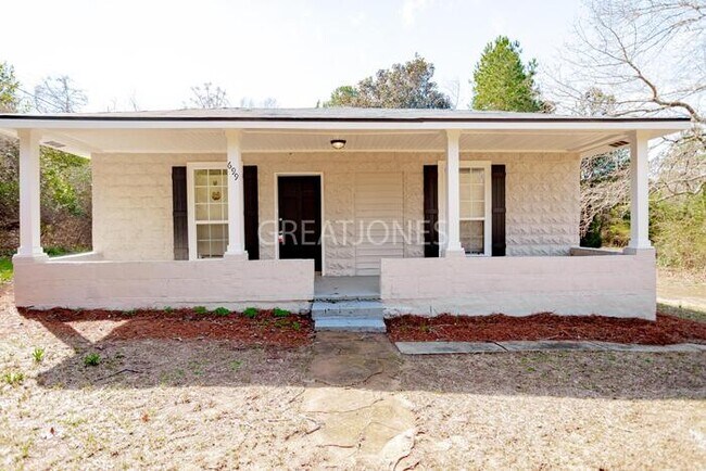 Foto del edificio - NOW OFFERING $250 OFF FIRST FULL MONTH IF ...