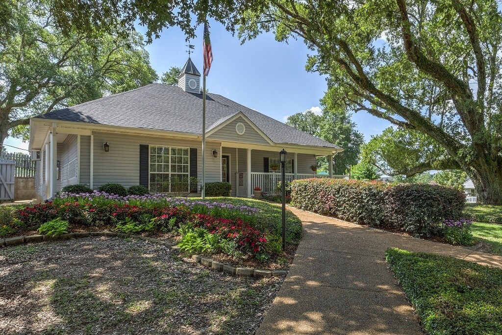 Parklane Apartment Homes MS