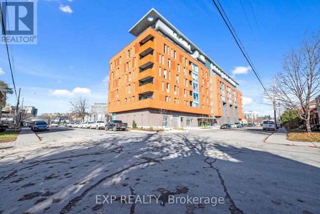 Building Photo - 135 Barrette St