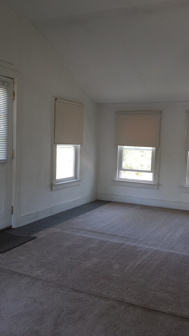 Building Photo - 50 Douglass St