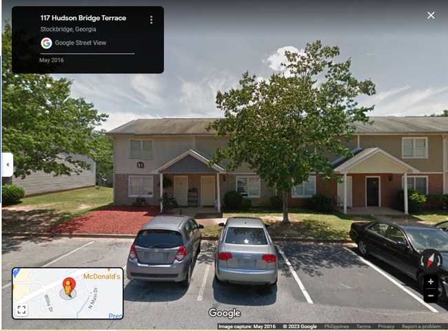 Building Photo - 2 bed 2.5 bath in Stockbridge!