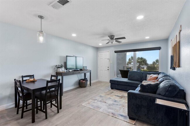 Foto del edificio - 7600 Seawall Blvd