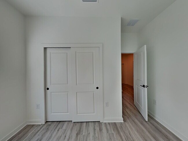 Building Photo - 1282 Navigator Rd