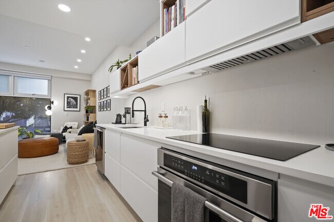 Foto del edificio - 630W W 6th St